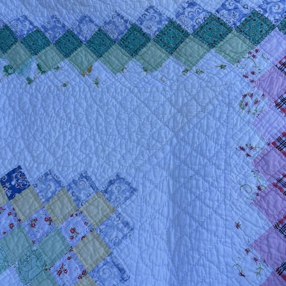 Vintage Patchwork Quilt Postage Stamp Border 78" x 66" Hand Sewn Quilted - Picture 10 of 13